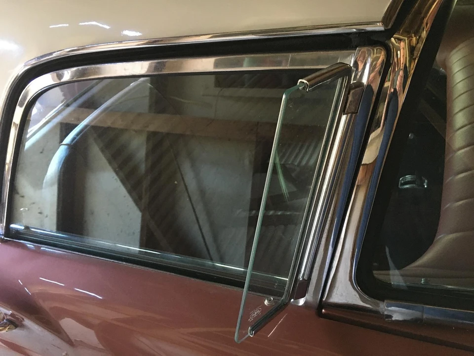 1957 Ford Thunderbird 1st Gen - Image 29 of 31