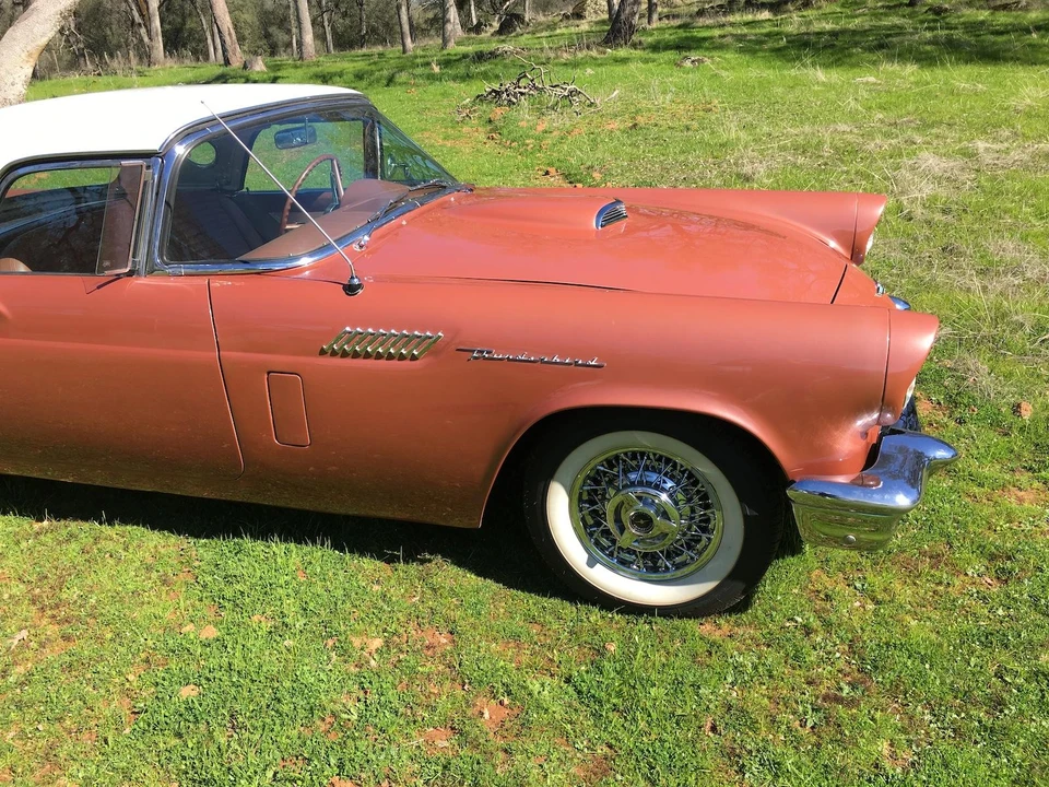 1957 Ford Thunderbird 1st Gen - Image 21 of 31