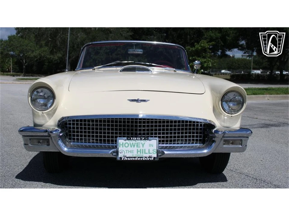 1957 Ford Thunderbird 1st Gen - Image 22 of 31