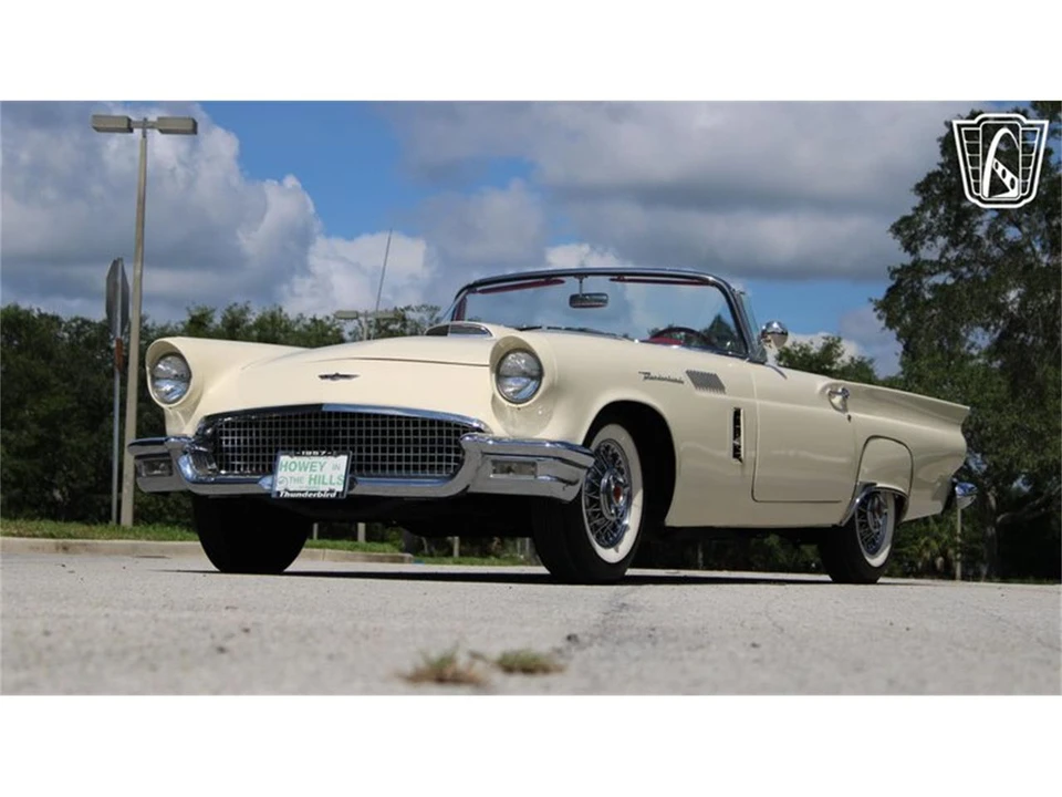 1957 Ford Thunderbird 1st Gen - Image 18 of 31