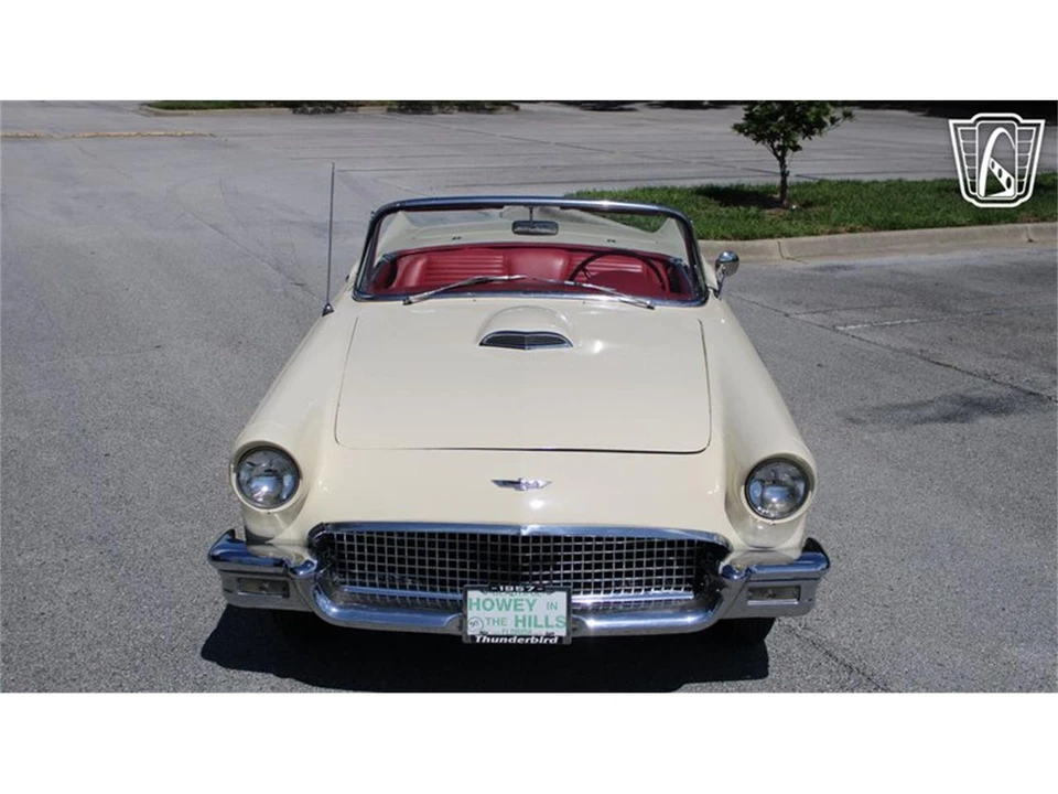 1957 Ford Thunderbird 1st Gen - Image 23 of 31