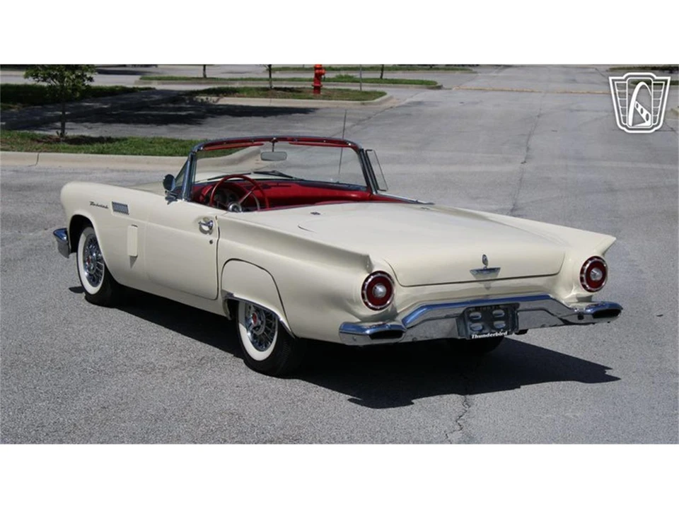 1957 Ford Thunderbird 1st Gen - Image 29 of 31