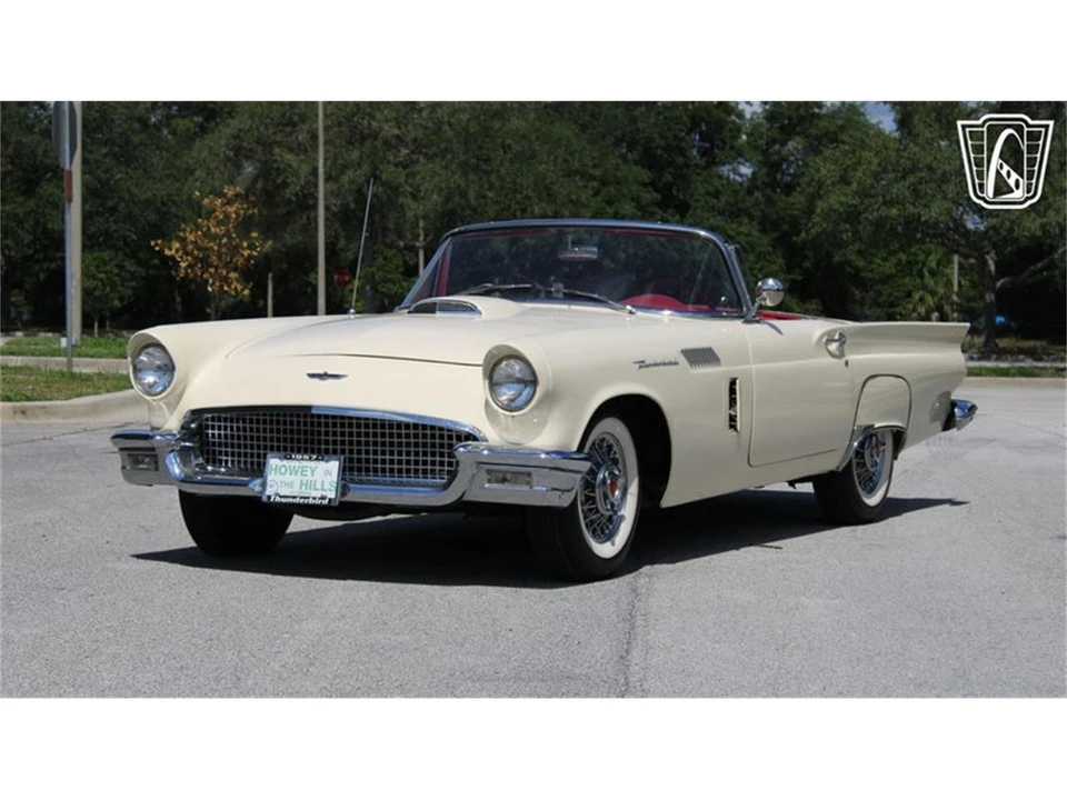 1957 Ford Thunderbird 1st Gen - Image 19 of 31