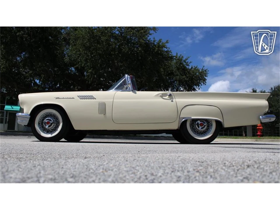 1957 Ford Thunderbird 1st Gen - Image 24 of 31