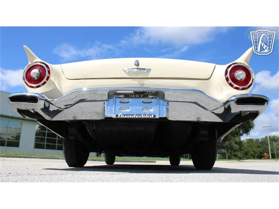 1957 Ford Thunderbird 1st Gen - Image 30 of 31