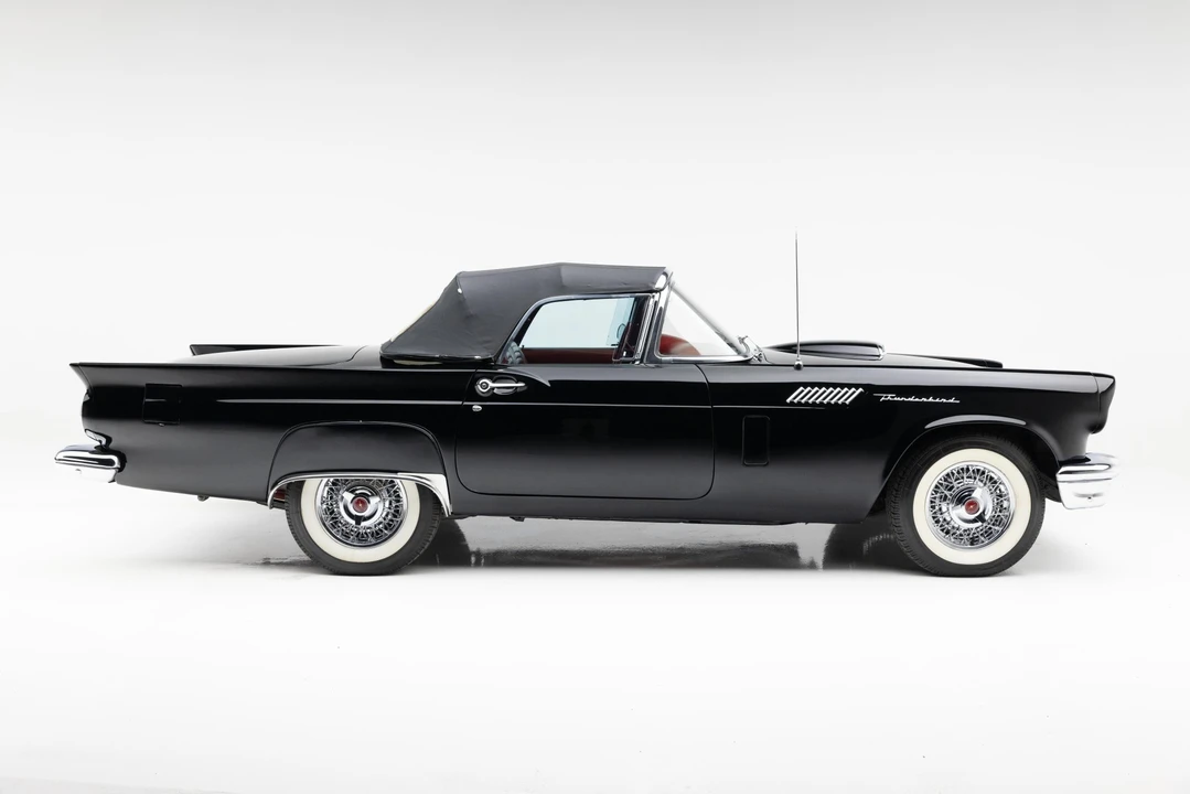 1957 Ford Thunderbird 1st Gen - Image 25 of 31