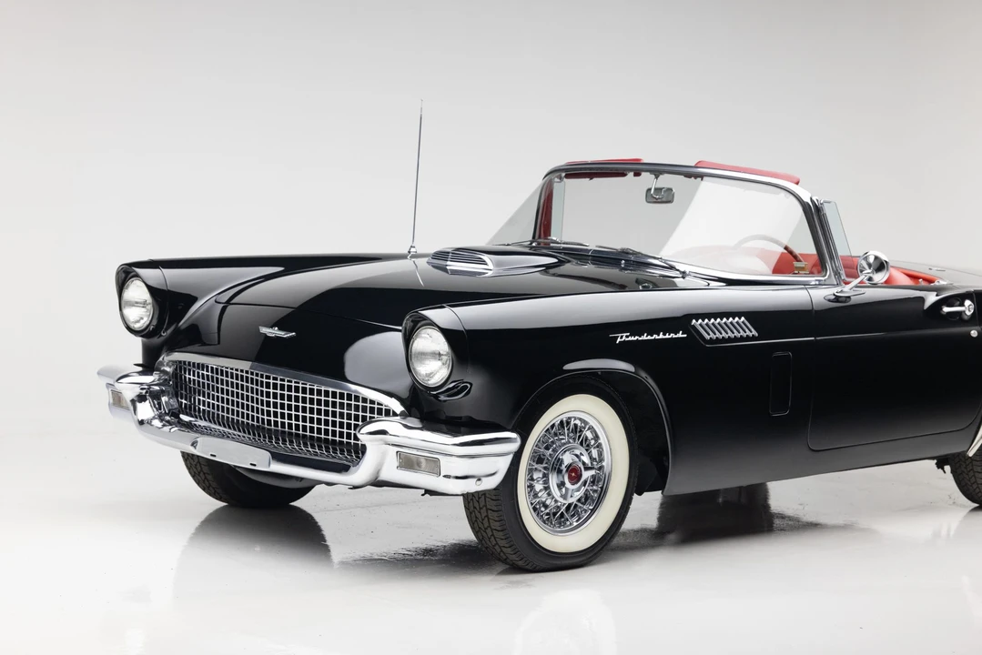 1957 Ford Thunderbird 1st Gen - Image 26 of 31