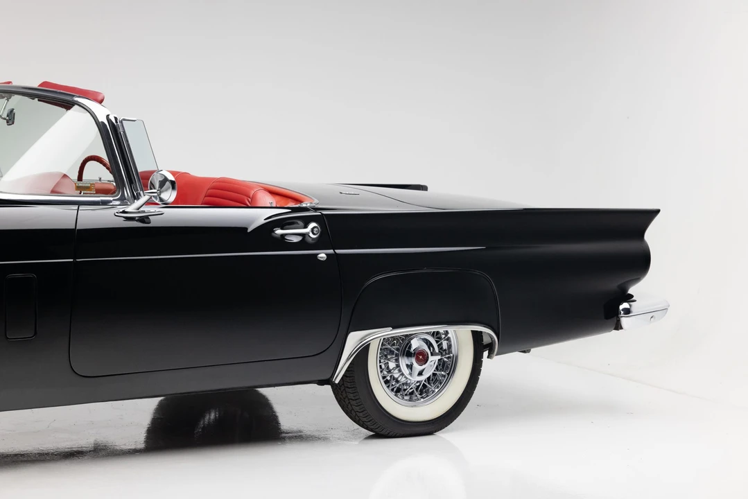 1957 Ford Thunderbird 1st Gen - Image 29 of 31