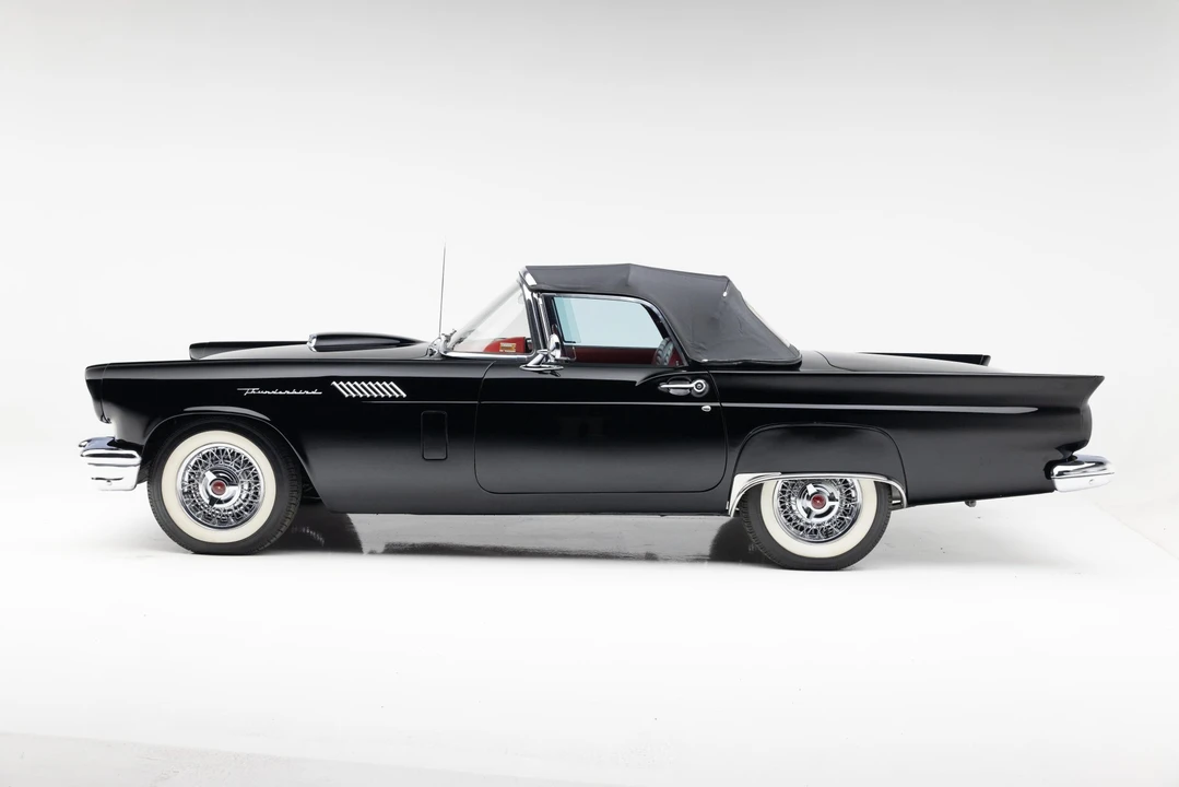 1957 Ford Thunderbird 1st Gen - Image 21 of 31