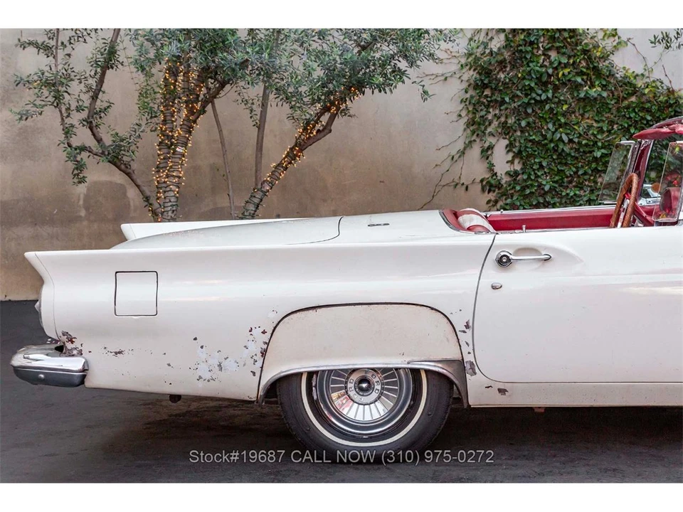 1957 Ford Thunderbird 1st Gen - Image 17 of 31