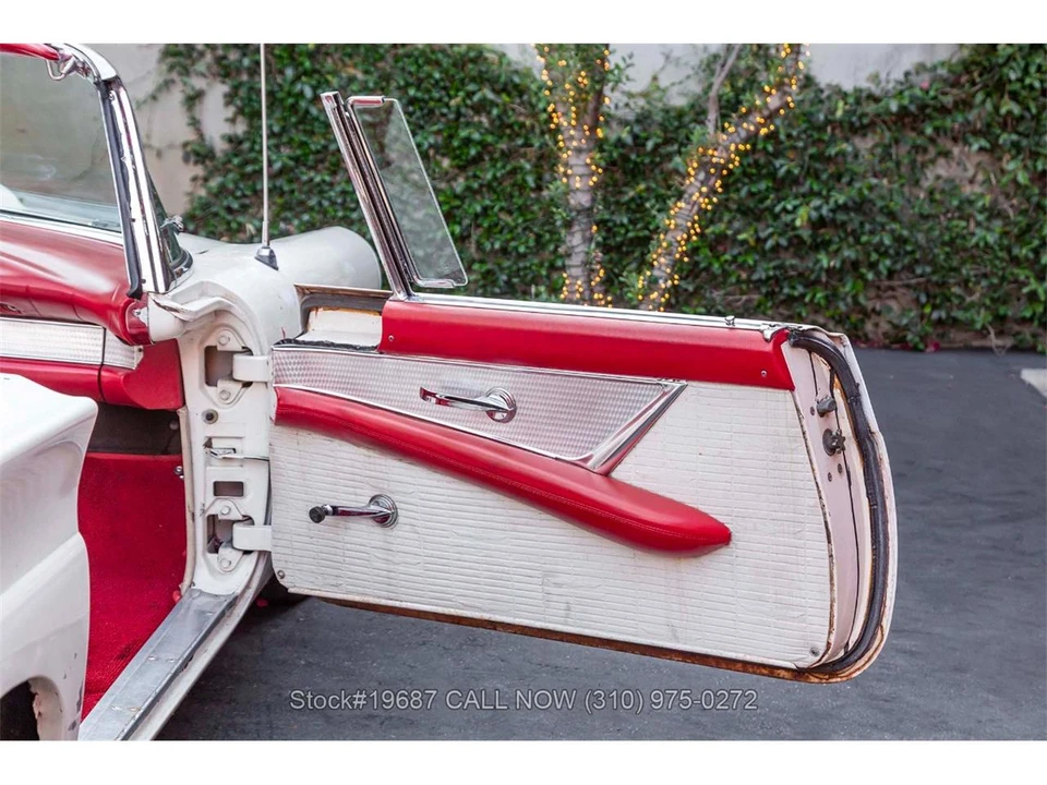 1957 Ford Thunderbird 1st Gen - Image 27 of 31