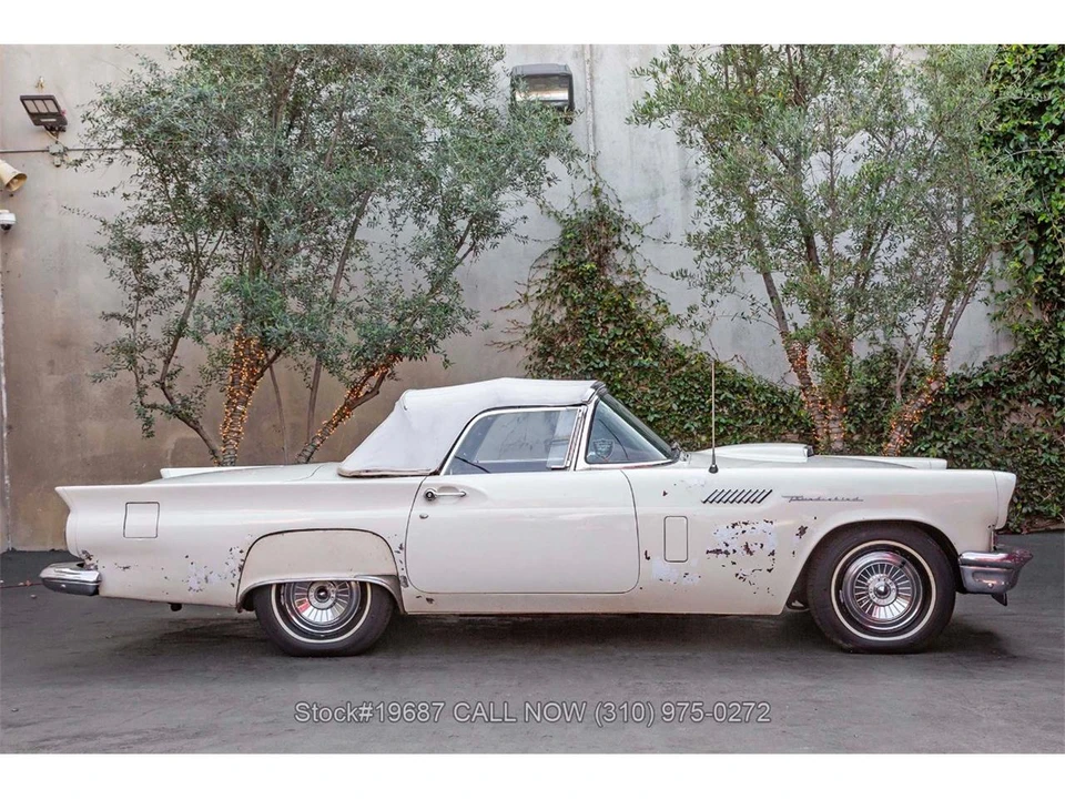 1957 Ford Thunderbird 1st Gen - Image 10 of 31
