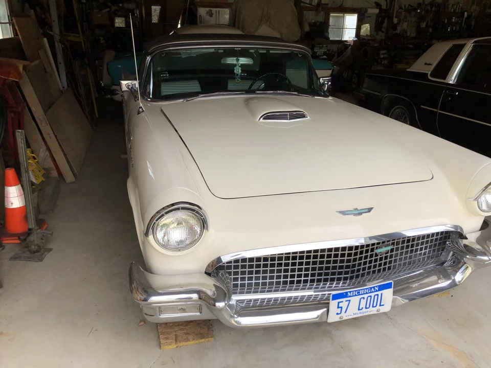 1957 Ford Thunderbird 1st Gen - Image 19 of 31