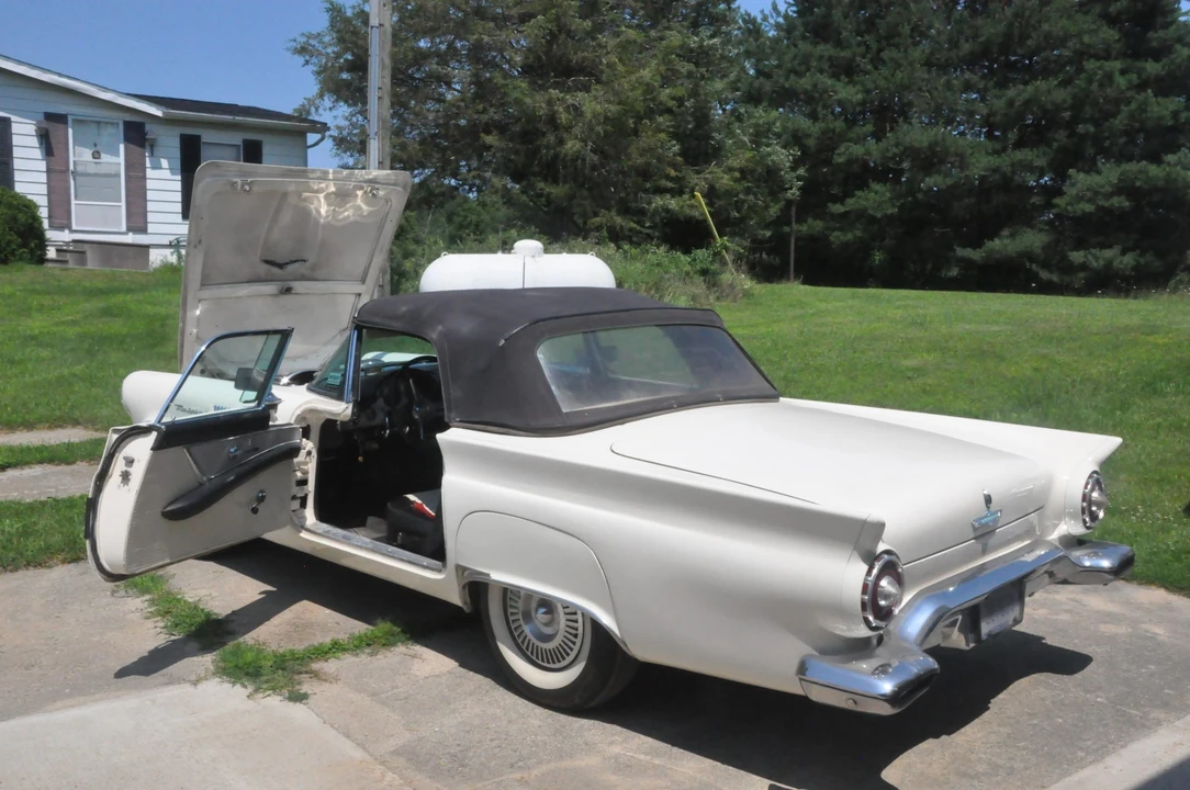1957 Ford Thunderbird 1st Gen - Image 10 of 31