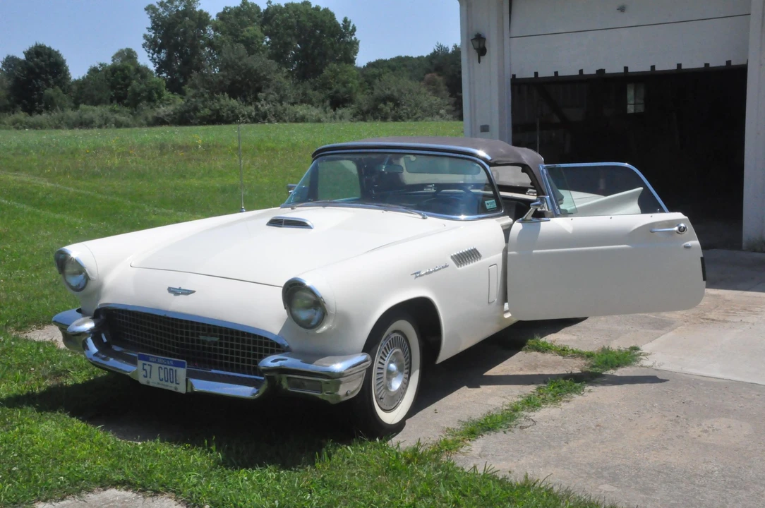 1957 Ford Thunderbird 1st Gen - Image 3 of 31