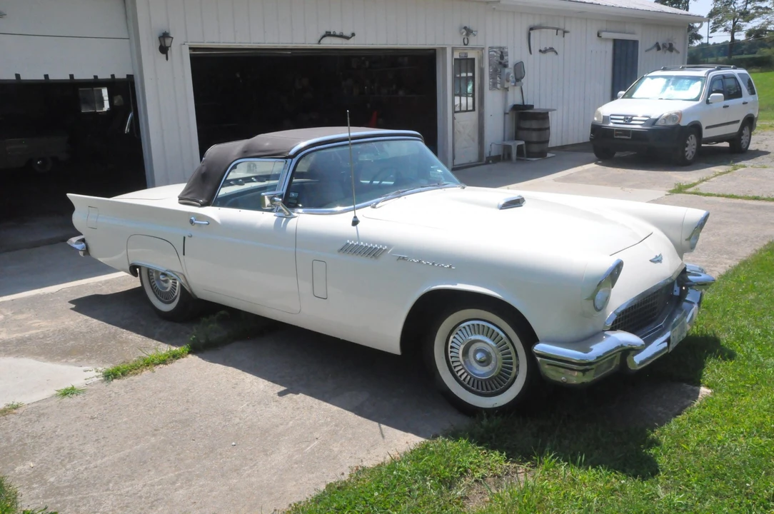 1957 Ford Thunderbird 1st Gen - Image 16 of 31