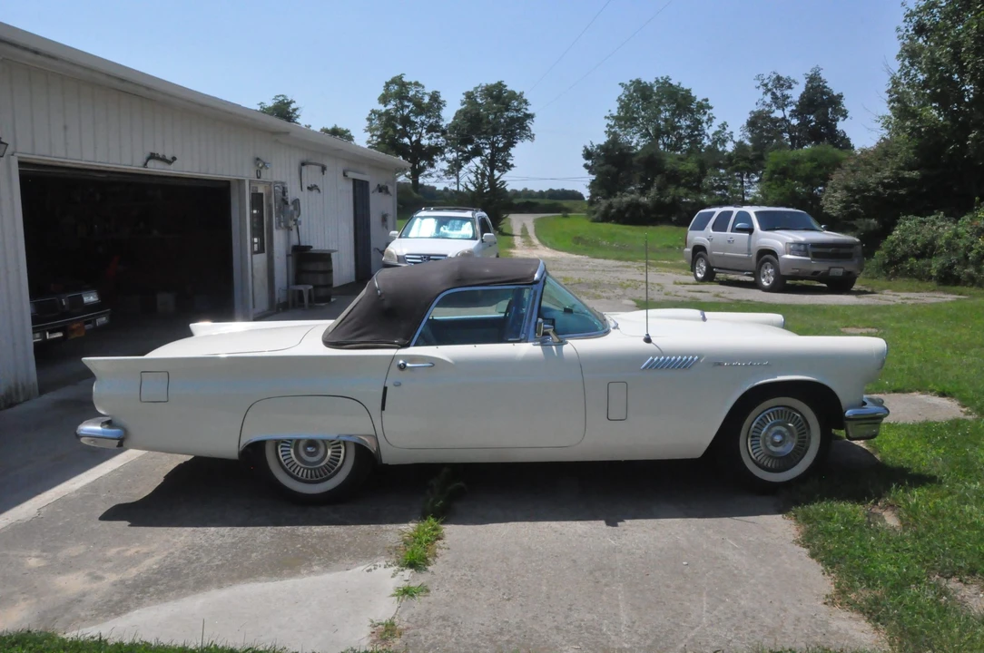 1957 Ford Thunderbird 1st Gen - Image 15 of 31