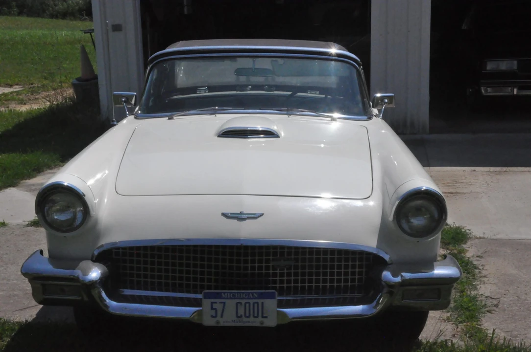 1957 Ford Thunderbird 1st Gen - Image 17 of 31