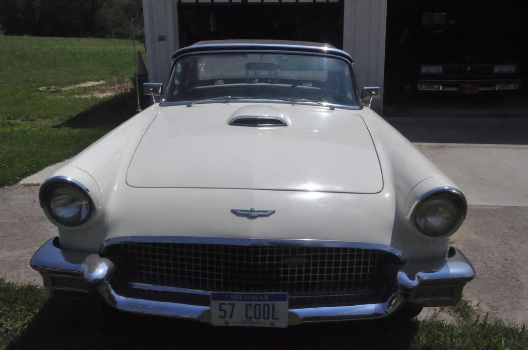 1957 Ford Thunderbird 1st Gen - Image 18 of 31