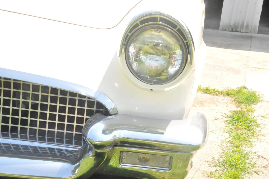 1957 Ford Thunderbird 1st Gen - Image 23 of 31