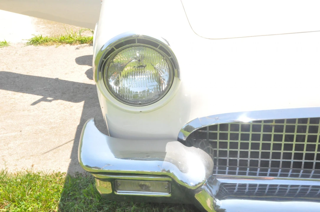 1957 Ford Thunderbird 1st Gen - Image 22 of 31