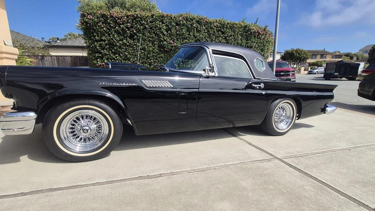 1957 Ford Thunderbird 1st Gen - Image 9 of 31