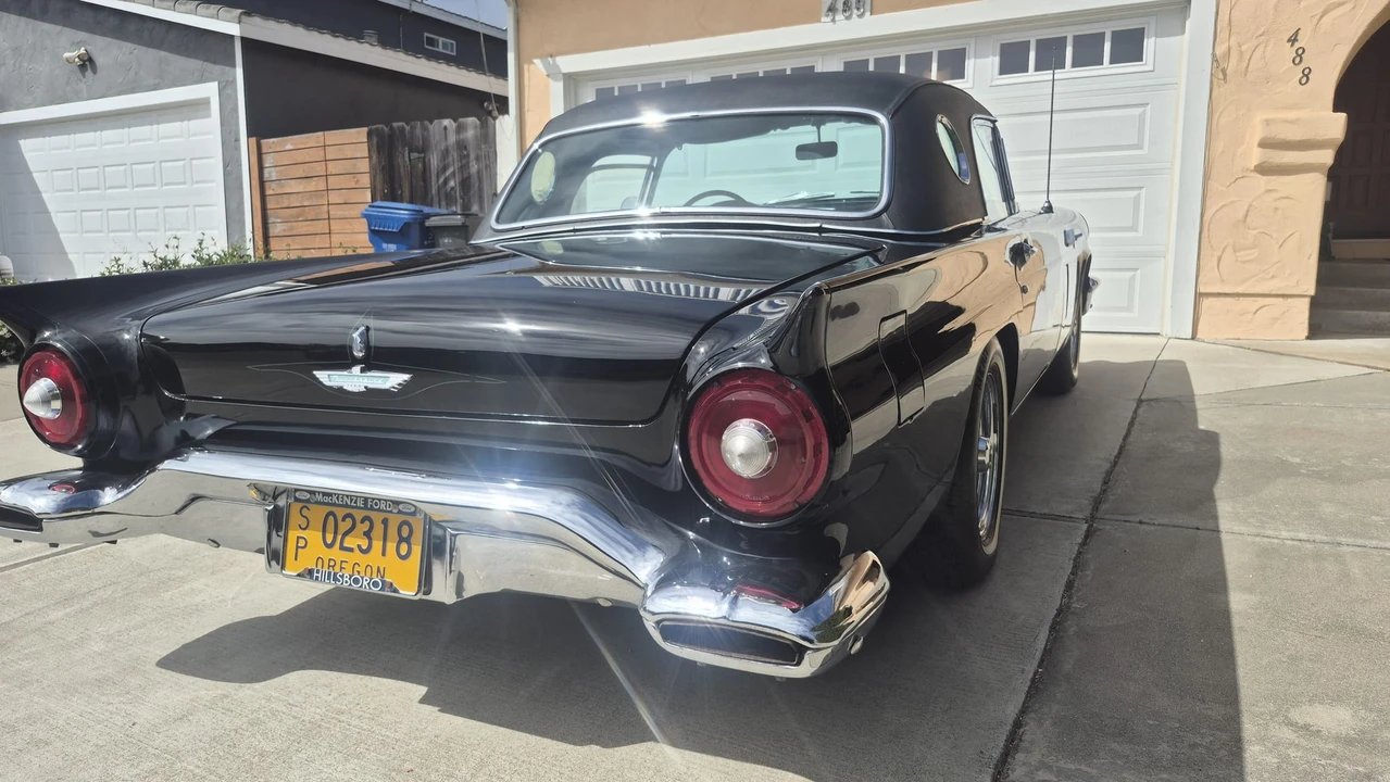 1957 Ford Thunderbird 1st Gen - Image 22 of 31