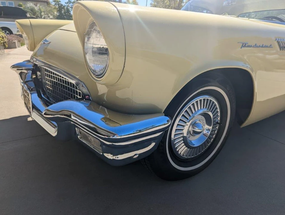 1957 Ford Thunderbird 1st Gen - Image 16 of 31