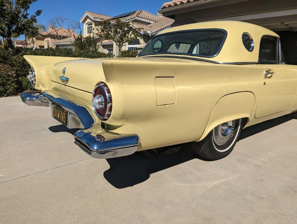 1957 Ford Thunderbird 1st Gen - Image 23 of 31