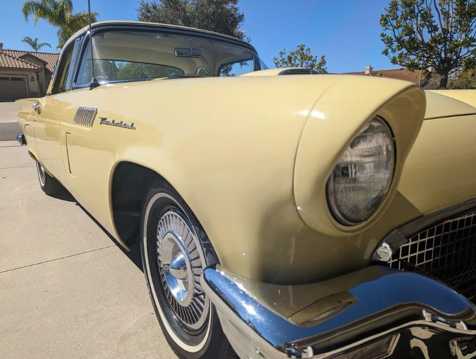 1957 Ford Thunderbird 1st Gen - Image 25 of 31
