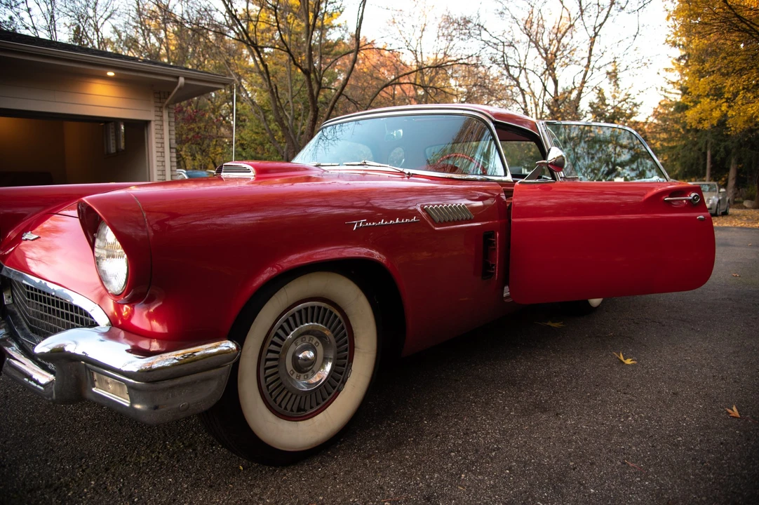 1957 Ford Thunderbird 1st Gen - Image 24 of 31