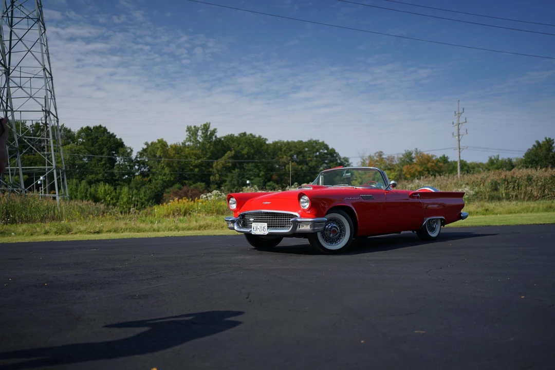 1957 Ford Thunderbird 1st Gen - Image 25 of 31