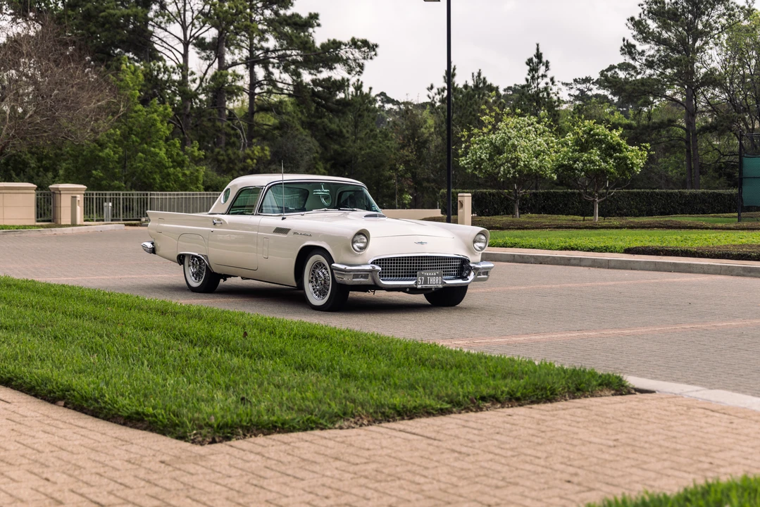 1957 Ford Thunderbird 1st Gen - Image 14 of 31