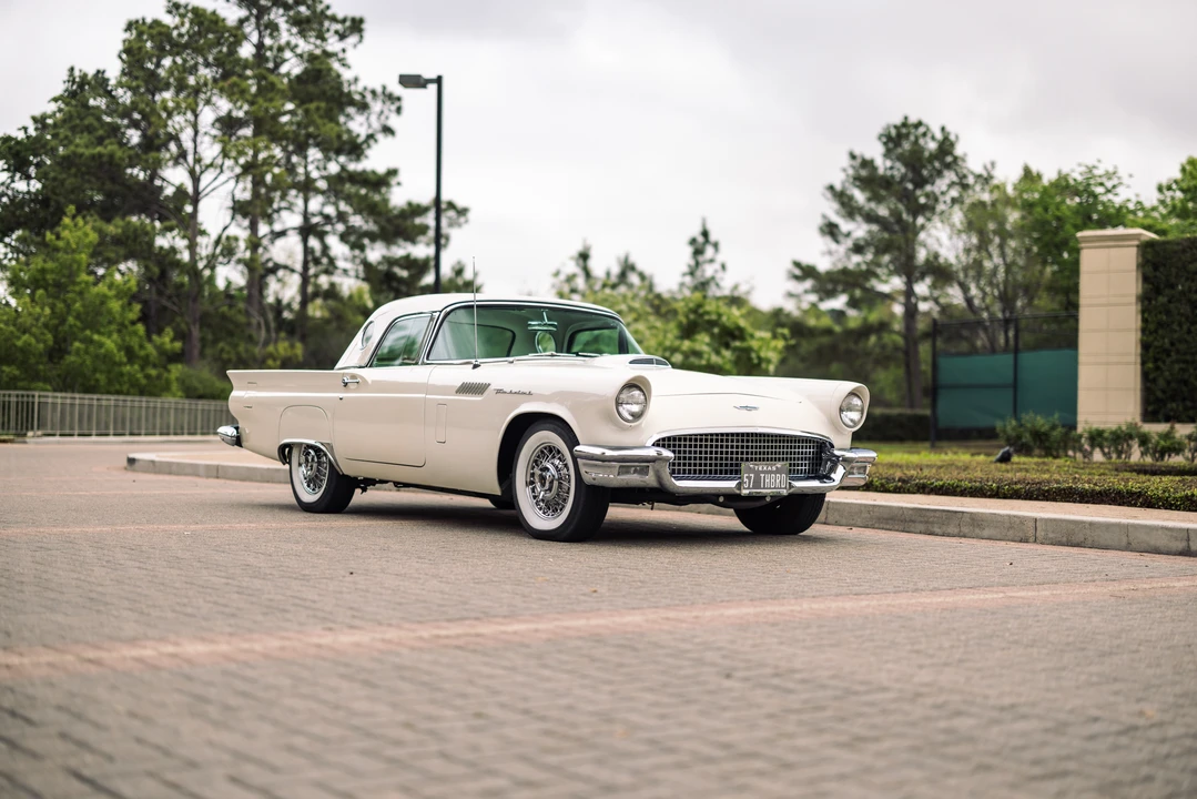 1957 Ford Thunderbird 1st Gen - Image 16 of 31