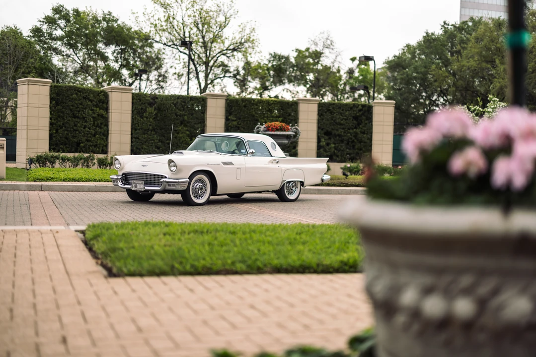 1957 Ford Thunderbird 1st Gen - Image 19 of 31