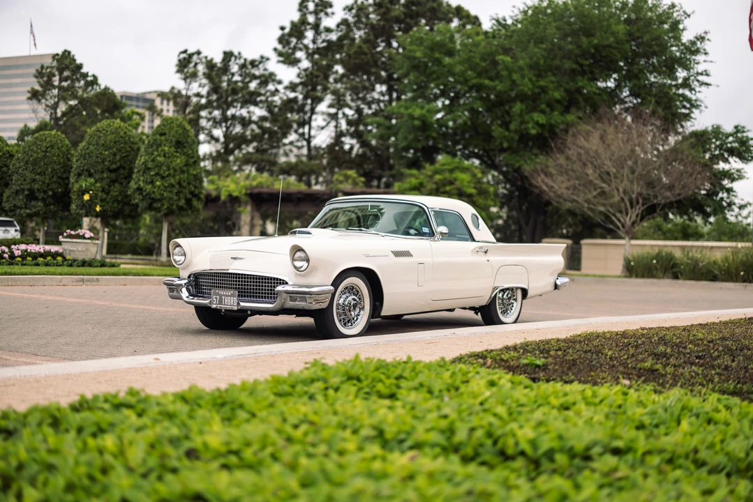 1957 Ford Thunderbird 1st Gen - Image 20 of 31