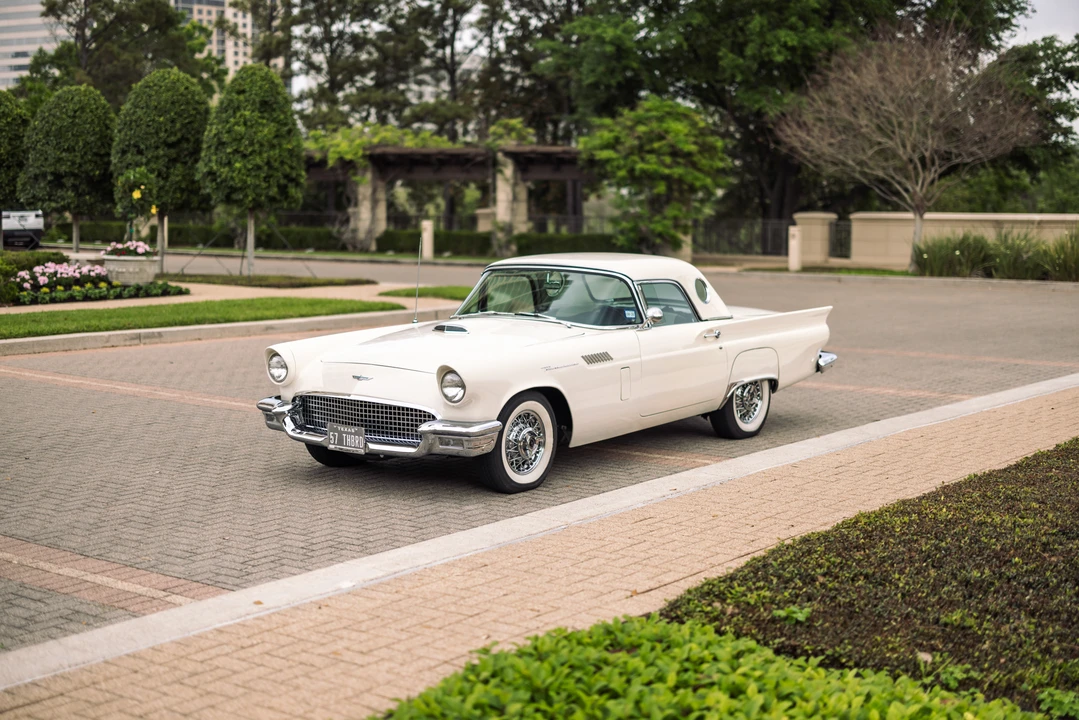 1957 Ford Thunderbird 1st Gen - Image 21 of 31