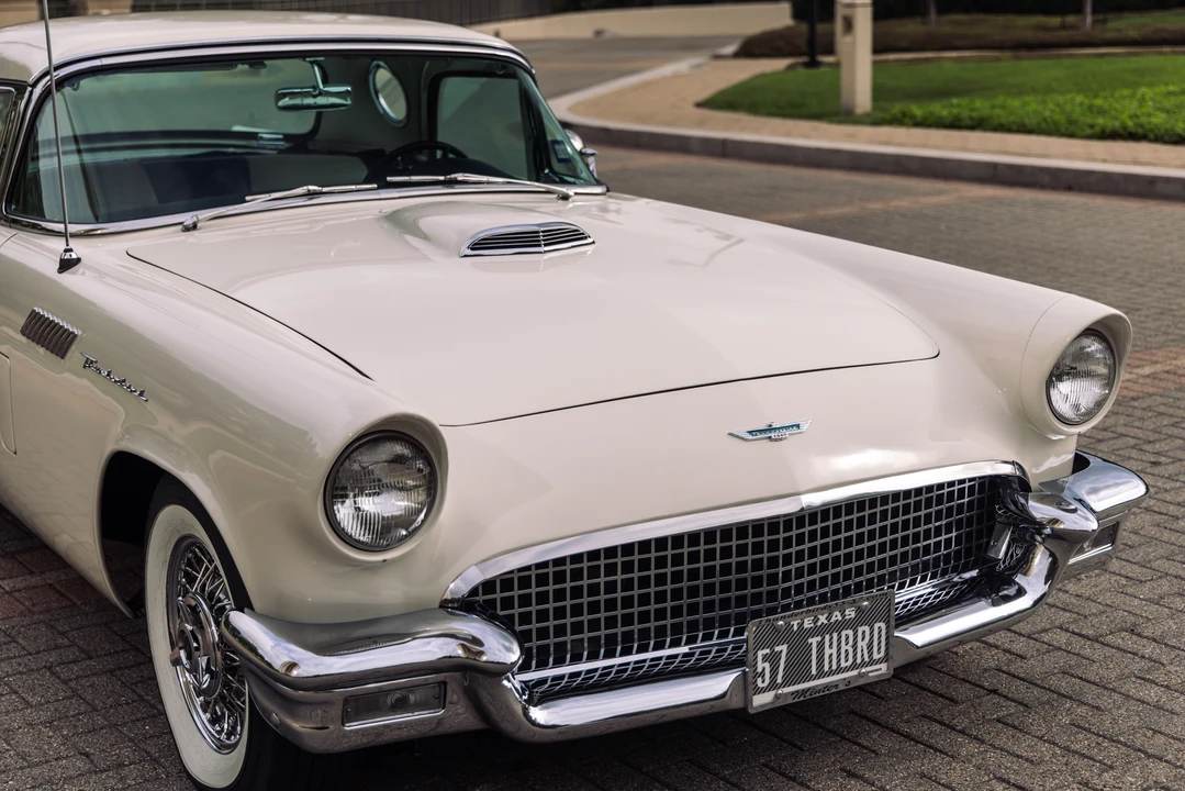 1957 Ford Thunderbird 1st Gen - Image 22 of 31