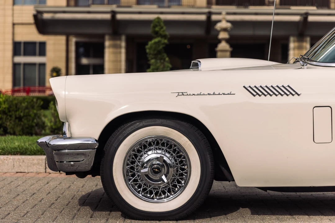 1957 Ford Thunderbird 1st Gen - Image 24 of 31