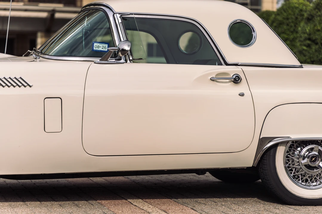 1957 Ford Thunderbird 1st Gen - Image 25 of 31