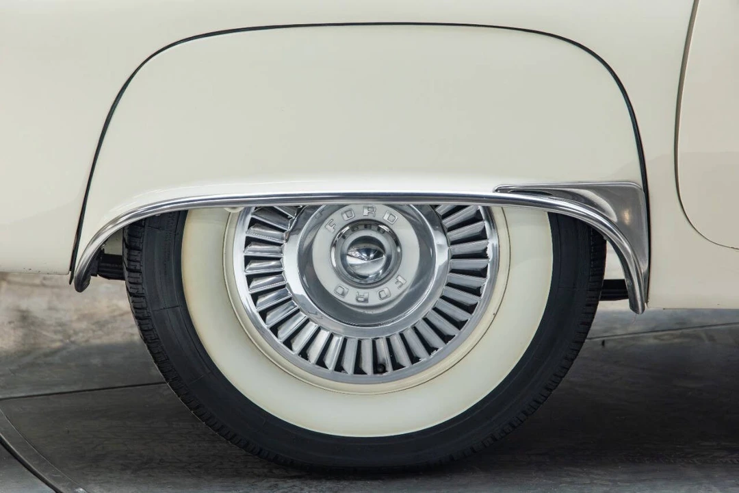1957 Ford Thunderbird 1st Gen - Image 16 of 21