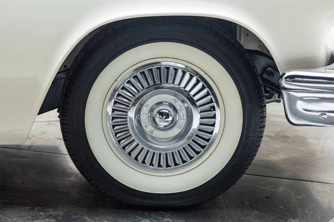 1957 Ford Thunderbird 1st Gen - Image 15 of 21