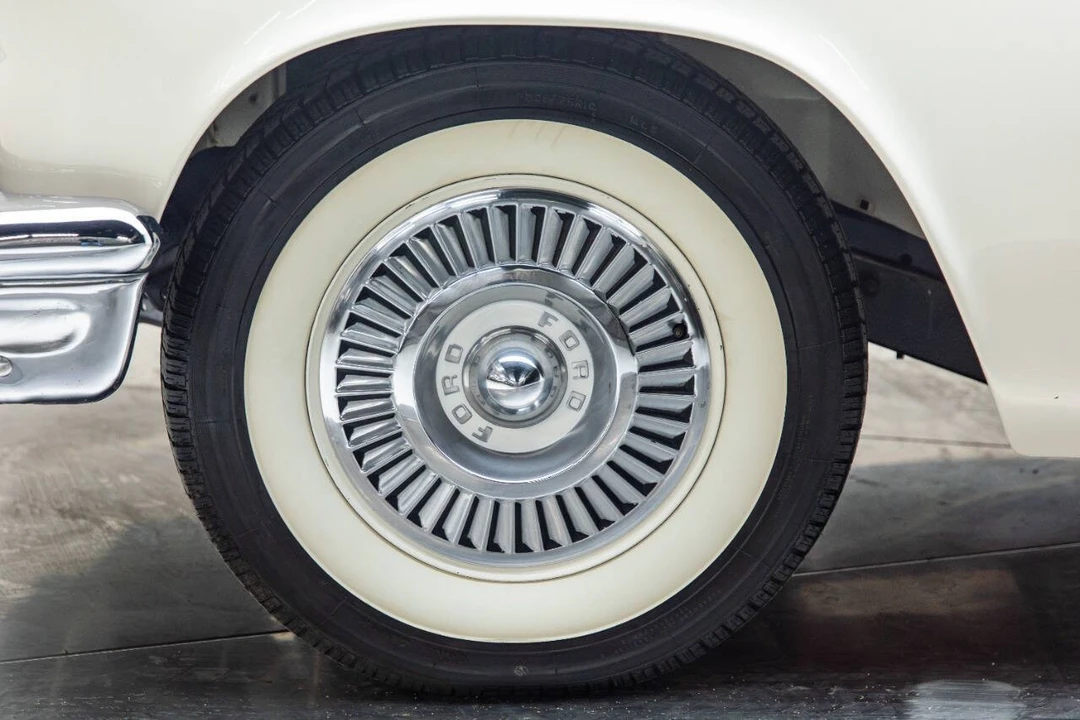 1957 Ford Thunderbird 1st Gen - Image 18 of 21