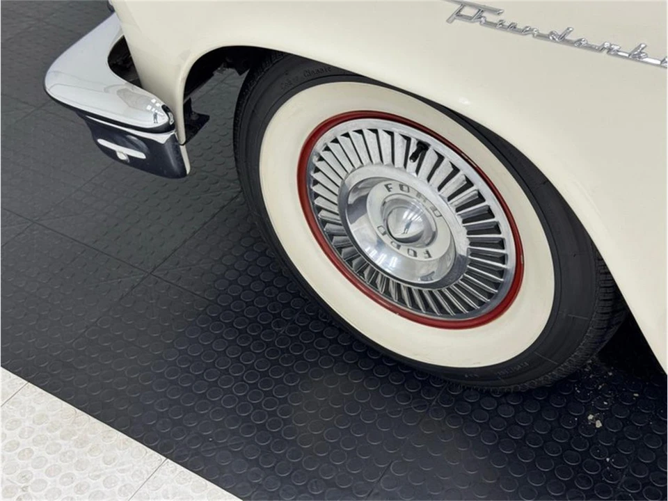 1957 Ford Thunderbird 1st Gen - Image 18 of 31