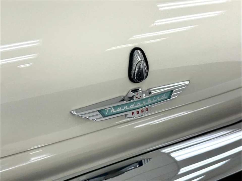 1957 Ford Thunderbird 1st Gen - Image 27 of 31
