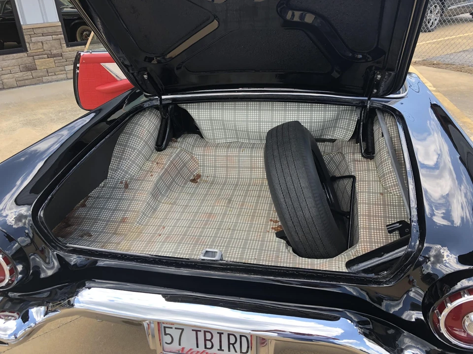 1957 Ford Thunderbird 1st Gen - Image 25 of 31