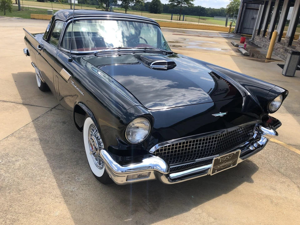 1957 Ford Thunderbird 1st Gen - Image 10 of 31