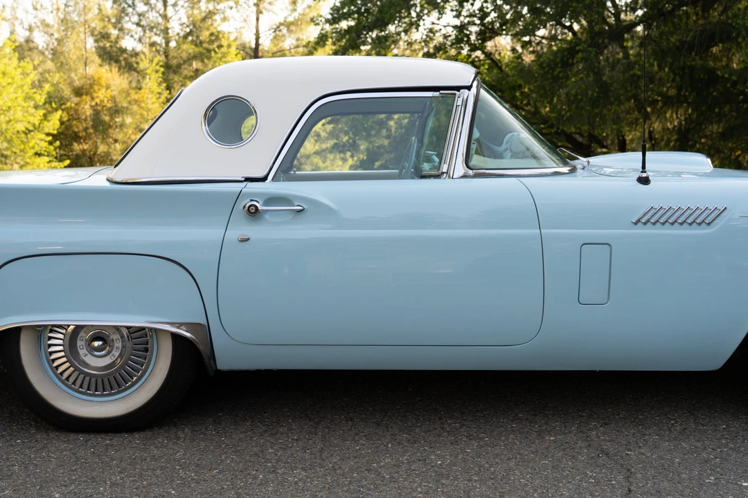 1957 Ford Thunderbird 1st Gen - Image 29 of 31
