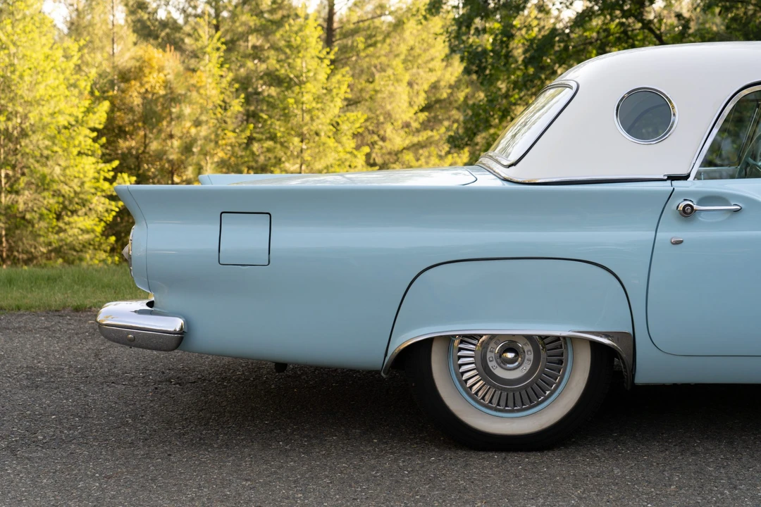 1957 Ford Thunderbird 1st Gen - Image 28 of 31