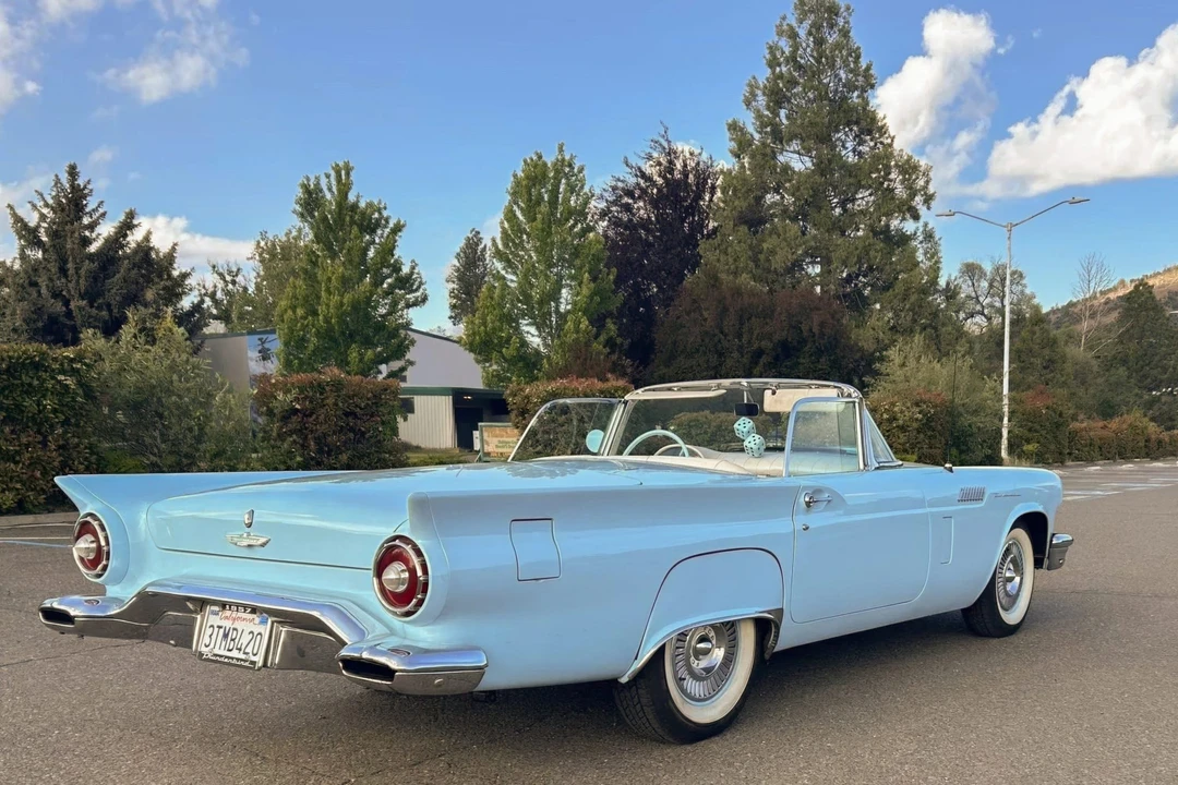 1957 Ford Thunderbird 1st Gen - Image 23 of 31